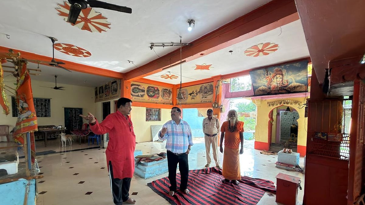 SDM Inspects Historic Temples In Thandla