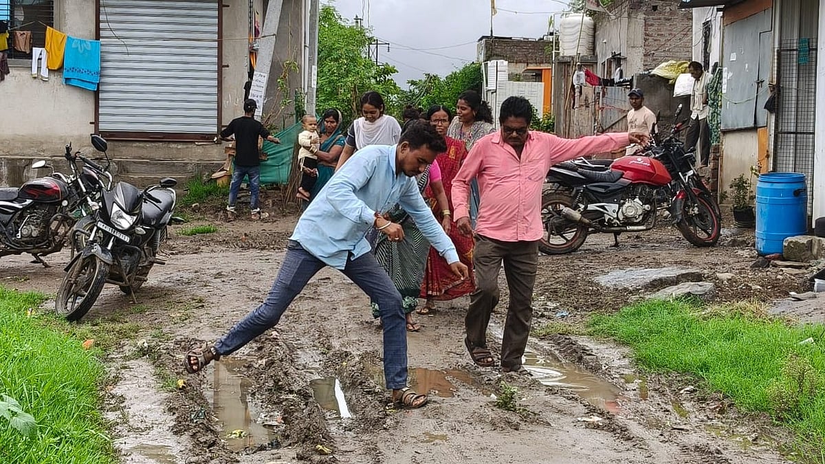 Chhatrapati Sambhajinagar: No Roads, Overflowing Sewage Trouble Residents Of Kamlapur 