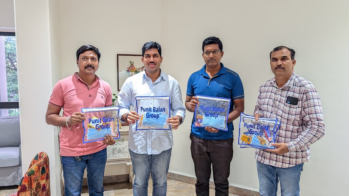 Pune: Punit Balan Group Distributes 9,000 Essential Kits To Police Personnel Deployed For Ashadhi Wari