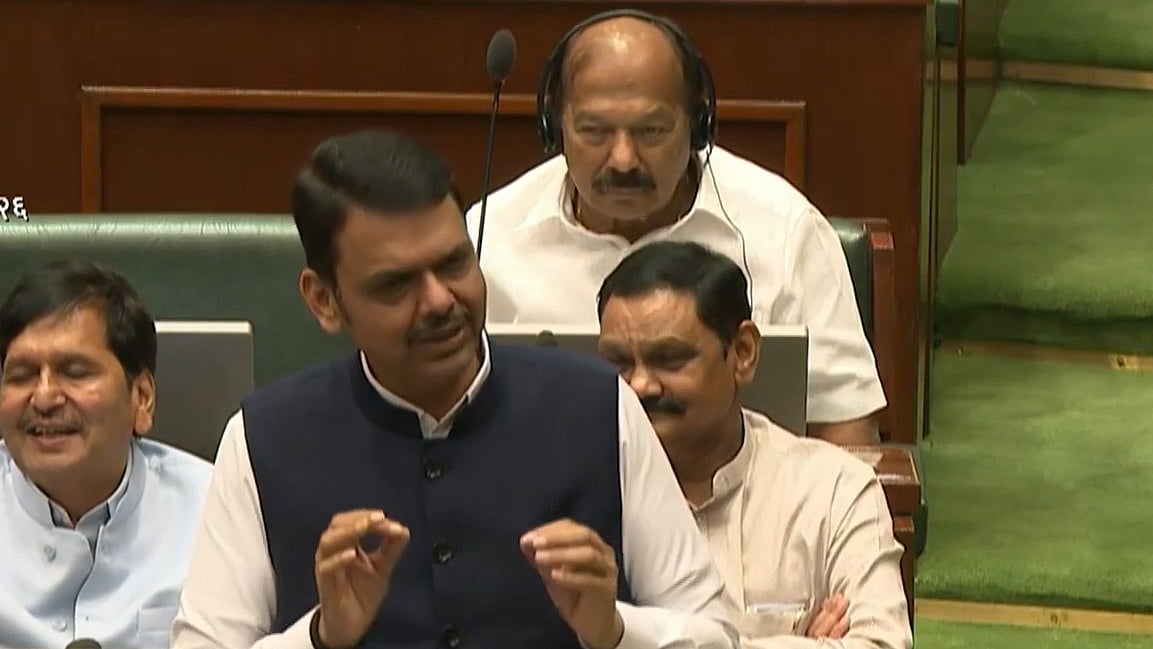 CM Fadnavis Calls Missing Link Critics 'Suparibaaz', Targets Raj Thackeray Over Remarks