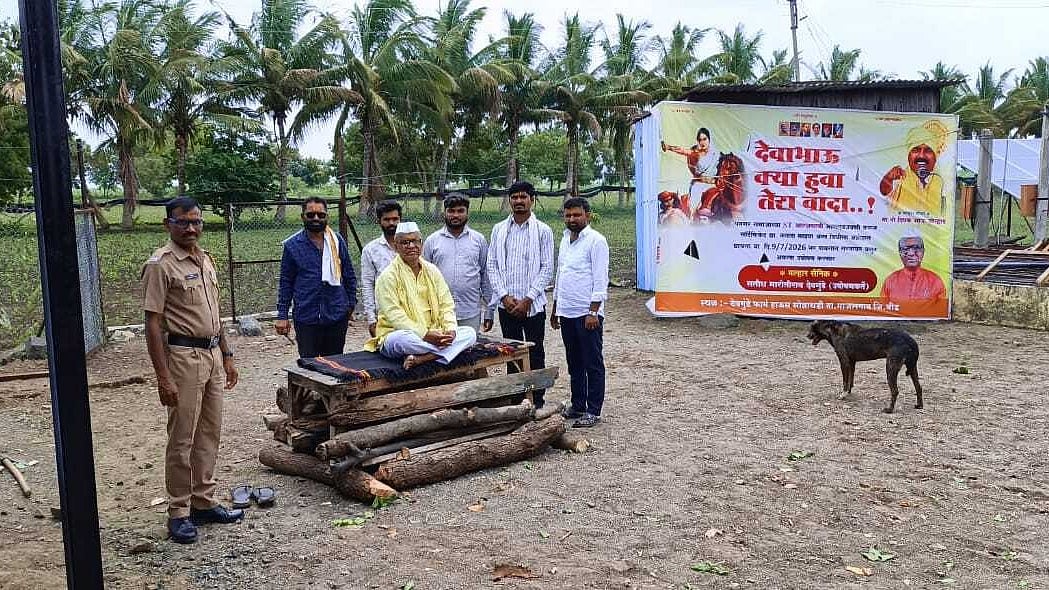Dhangar Quota Activist Begins Indefinite Fast, Stages Symbolic Funeral Pyre Protest