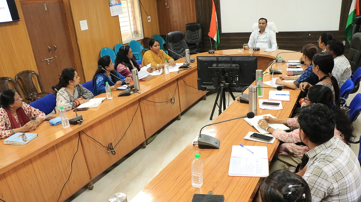 Collector Bharsat Sets 3-Month Deadline To Meet NRLM Targets, Focus On 10,000 Rural Women