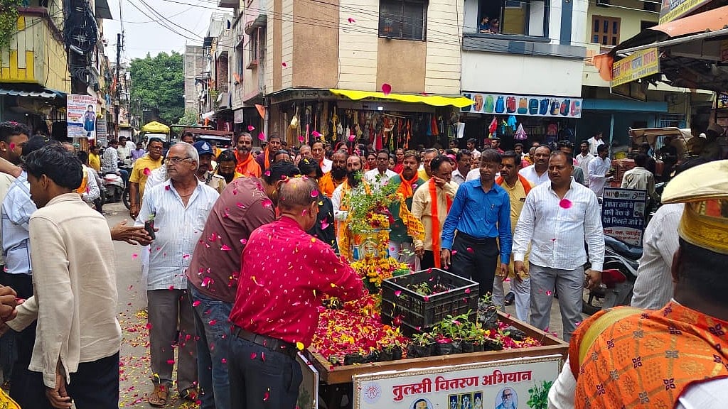 Tulsi Yatra Spreads Message Of Cultural And Environmental Conservation In Dhar