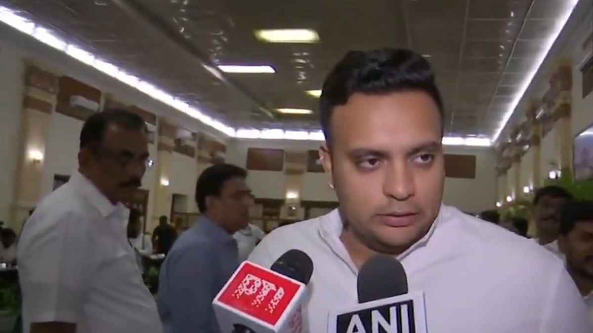 Mysuru Dasara Kambala Plan Sparks Row As Yaduveer Wadiyar Opposes Proposal