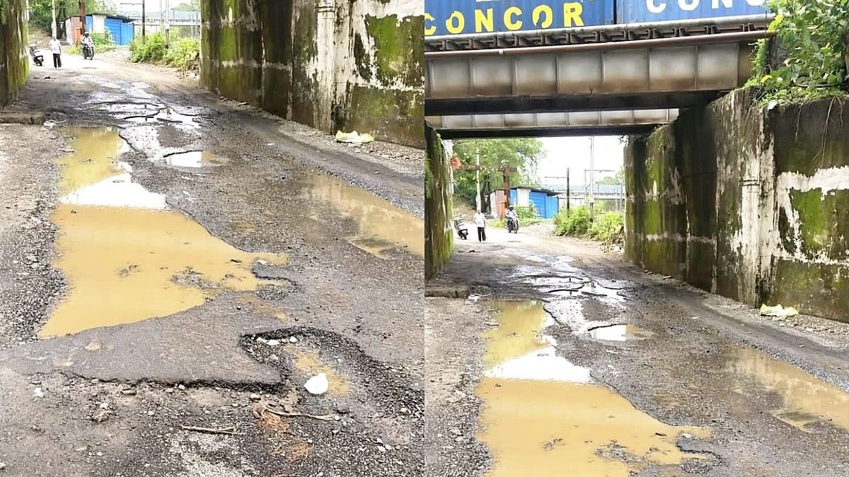 Kalyan Railway Hospital Access Road Turns Hazardous, Staff Protest Over Potholes And Waterlogging