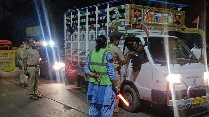 Police Act Against 511 In Overnight Drive In Indore