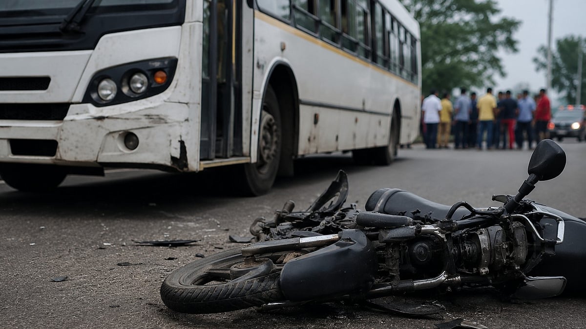 Pune: Six-Year-Old Girl Killed After PMPML Bus Hits Two-Wheeler In Punawale; Driver Booked