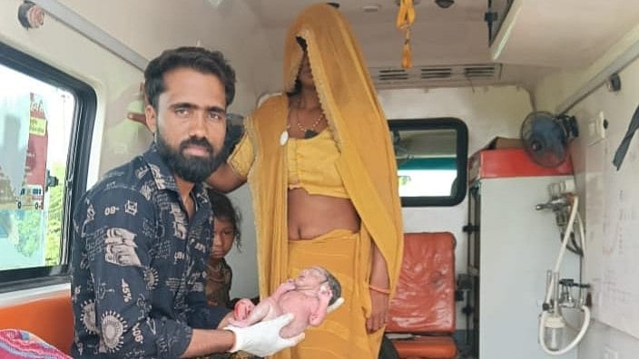 Pregnant Woman Delivers Baby In Moving Ambulance Near Neemuch; Crew Saves Mother, Newborn