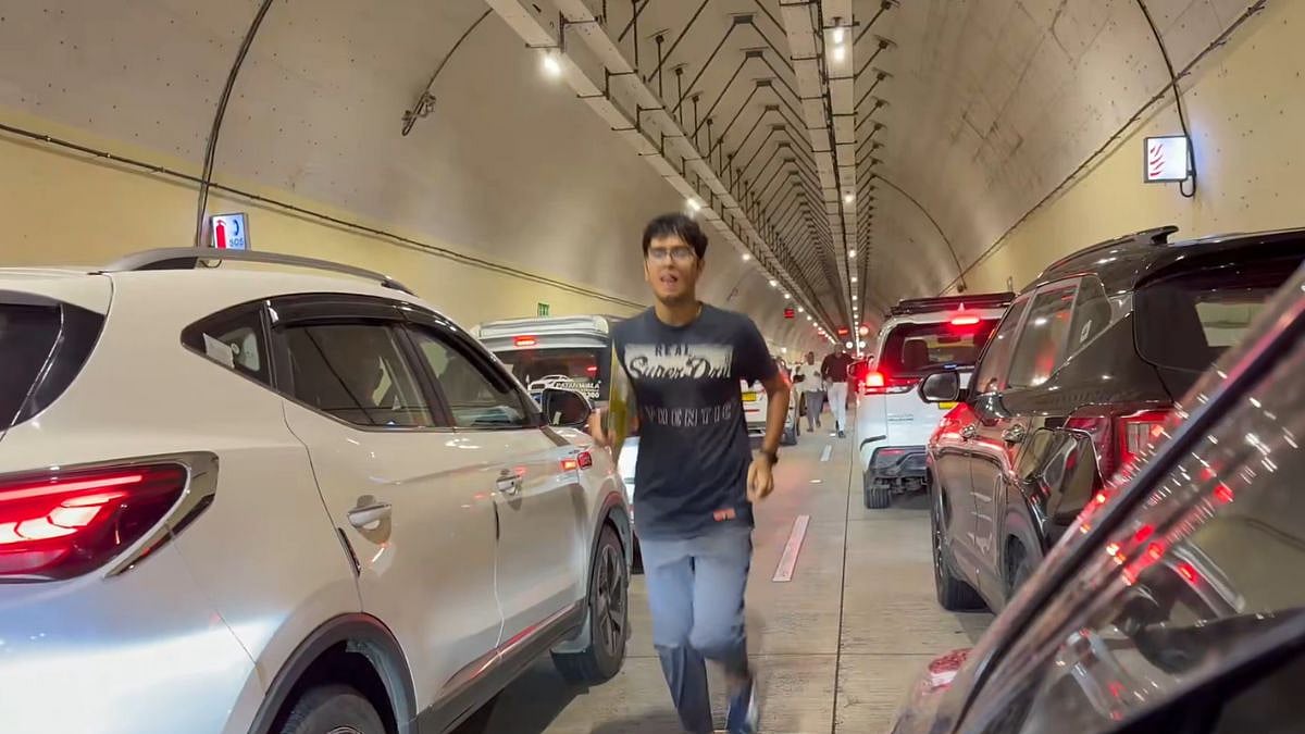 Video Captures Panicked Commuters Fleeing On Foot After Car Catches Fire Inside Mumbai Coastal Road Tunnel