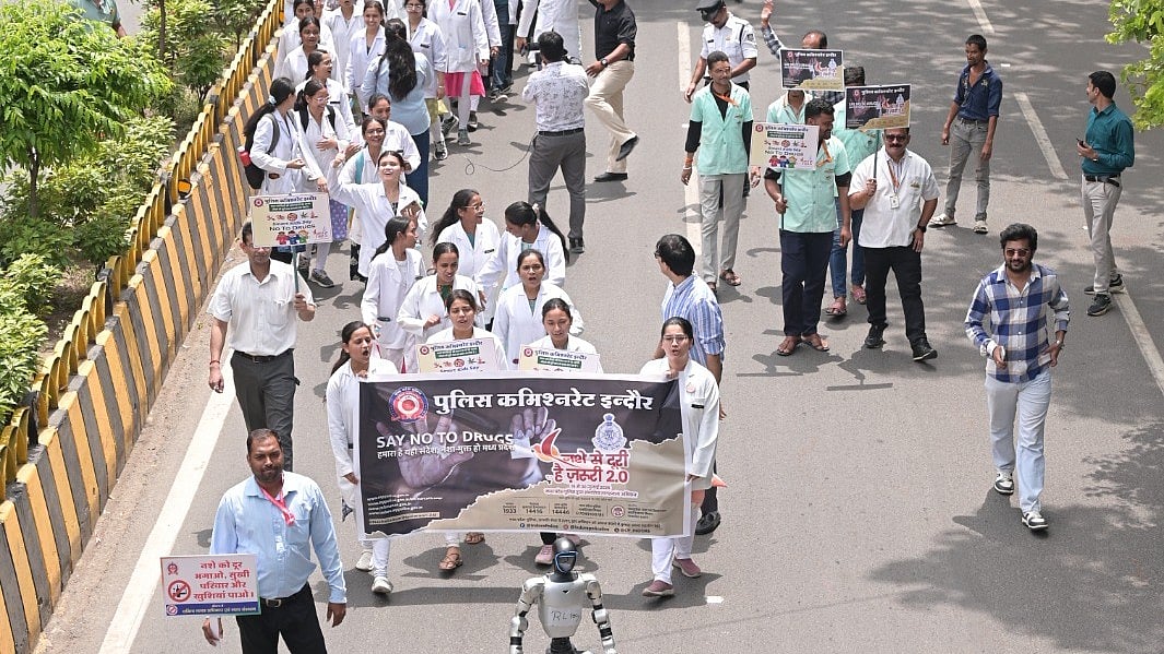 Police Launch 'Nashe Se Doori, Hai Zaroori 2.0' Campaign With Awareness Rally In Indore 