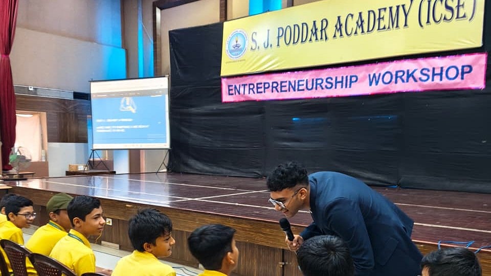 Mumbai: Seth Juggilal Poddar Academy Hosts AI, Entrepreneurship And Financial Literacy Session For Students
