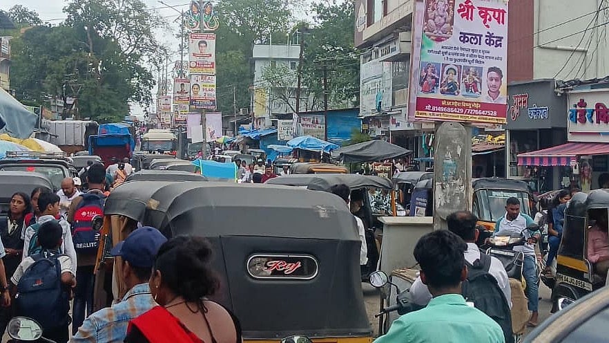 Shahapur Traffic Nightmare Turns School Commute Into Life-Threatening Ordeal For Students, Warn Parents