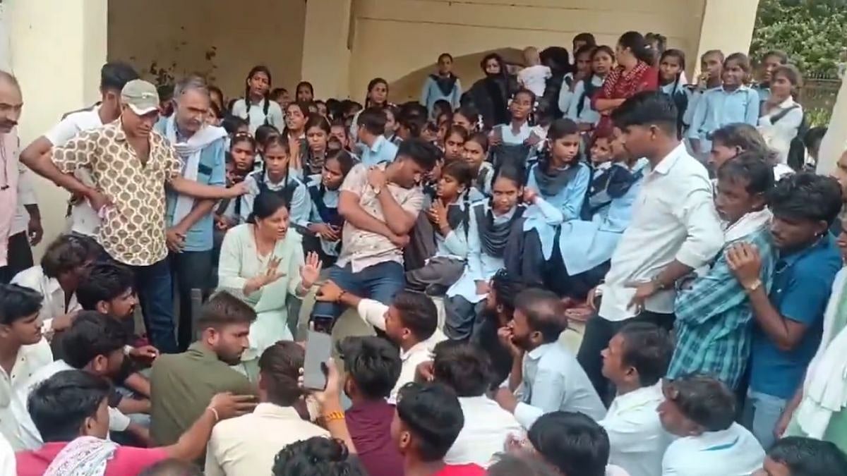Rajasthan Shocker: Sawai Madhopur Teacher Suspended For Allegedly Stripping Female Students Over Missing ₹500 | Video