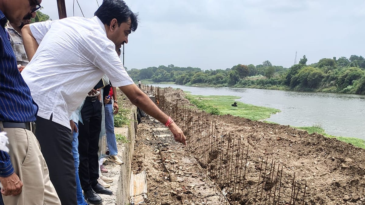 Mandsaur MLA Reviews Shivna Projects, Seeks Quality Work