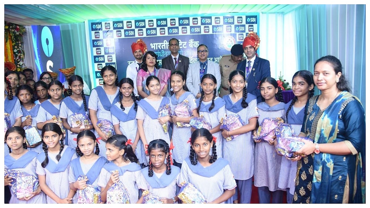 SBI Opens New Thane Branch And Regional Office, Donates Bicycles To Girl Students Under CSR Initiative