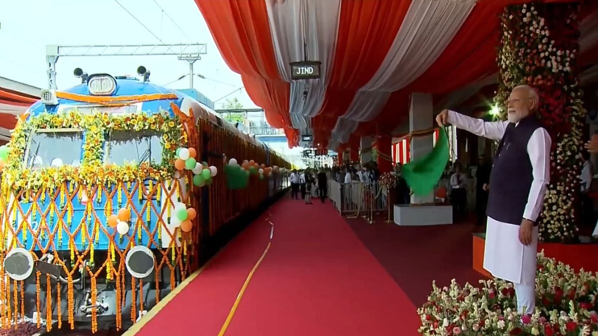 PM Narendra Modi Flags Off India's First Hydrogen-Powered Train, Marking A Major Milestone In Green Rail Transport | Video