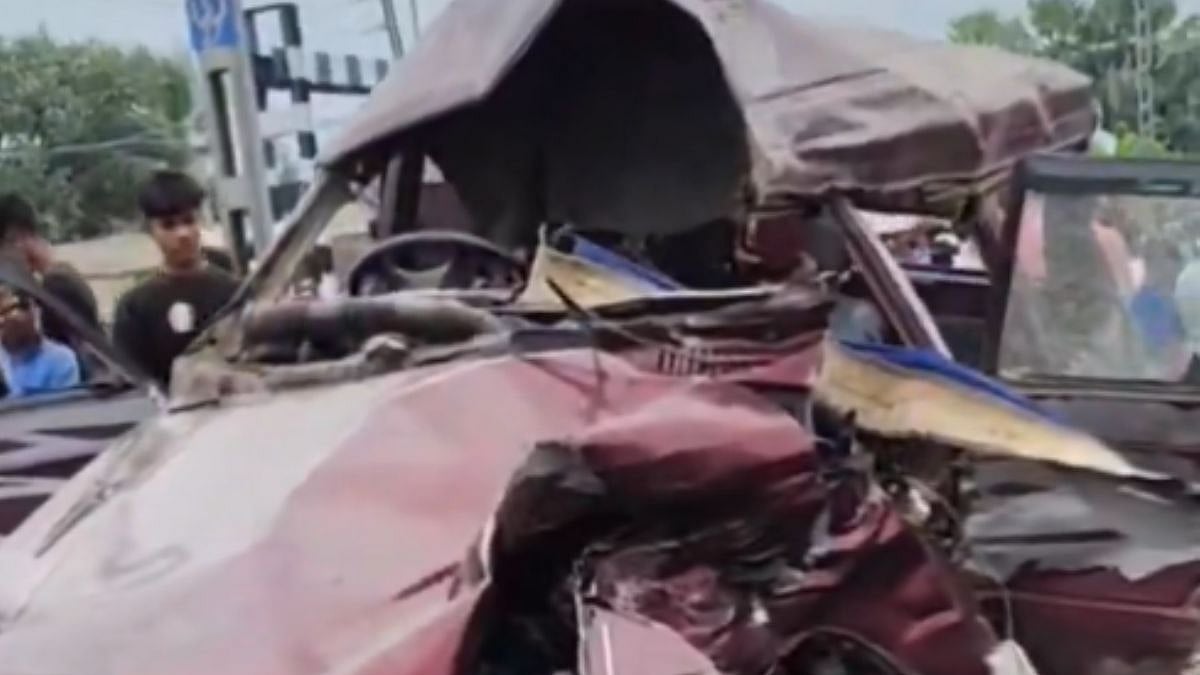 Murshidabad Train-School Van Collision Kills 5; CM Suvendu Adhikari Warns Of Strict Action