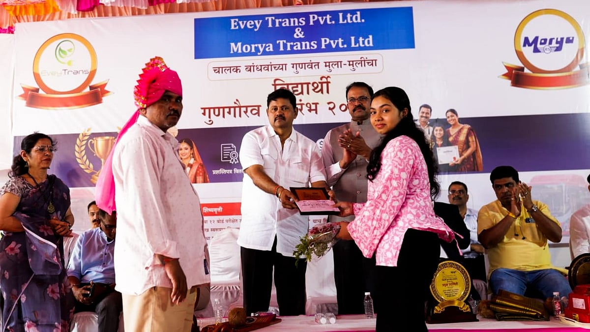 BEST Centenary: Bus Drivers’ Meritorious Kids Get ₹25,000; New Marriage & Education Aids Announced