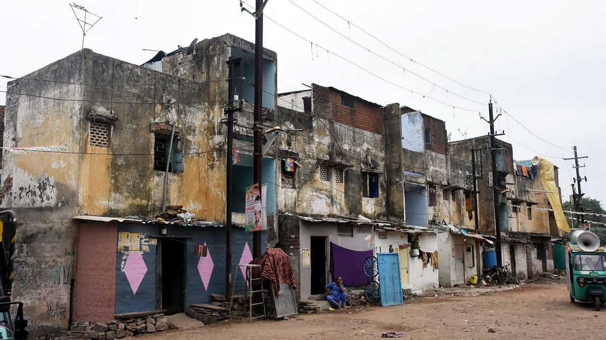 2,000 Residents At Risk In Janata Quarters As Redevelopment Stalls In Bhopal 