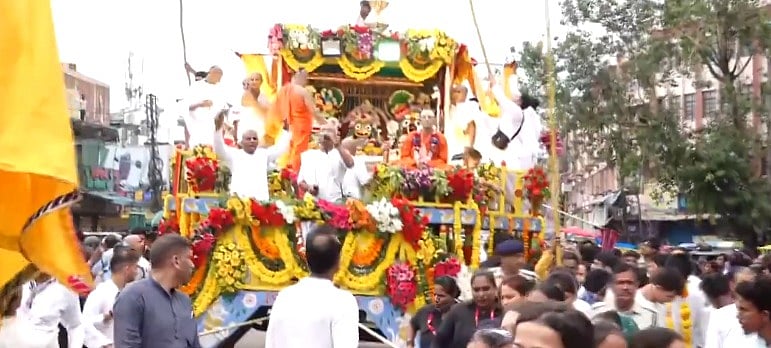 Bhopal Witnesses Grand Rath Yatra of Lord Jagannath; Rain Fails to Dampen Devotees’ Spirit | VIDEO