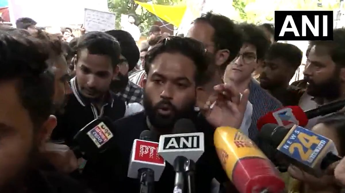 'These Aren't Police Officers, They Are RSS Goons': CJP Chief Abhijeet Dipke After Sonam Wangchuk Removed From Jantar Mantar | VIDEO 