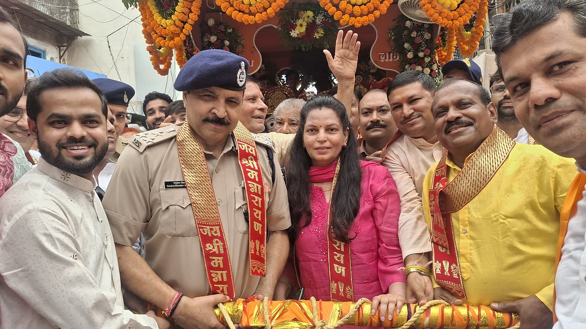 Jagannath Rath Yatra Draws Huge Devotee Turnout In Alirajpur, Collector And SP Pull Chariot