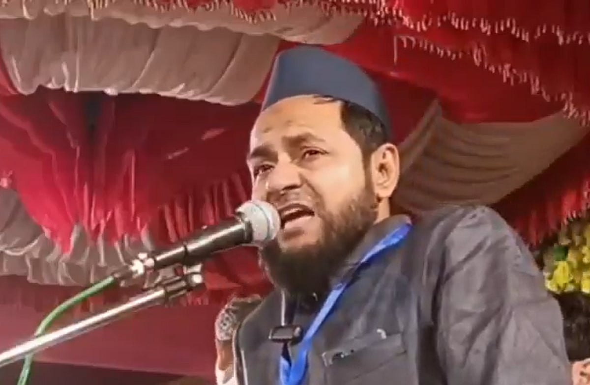 From 'Shri Krishna Offered Namaz 5 Times A Day' to 'Muhammad Was the Final Rishi' - What Exactly Is Maulana Jargis Trying to Prove Through Sanatan Scriptures?