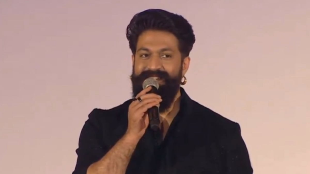 Ramayana Delhi Event: Yash Mistakenly Says 'Avkaash' Instead Of 'Avsar' As He Attempts To Speak In Hindi; Fans React - VIDEO