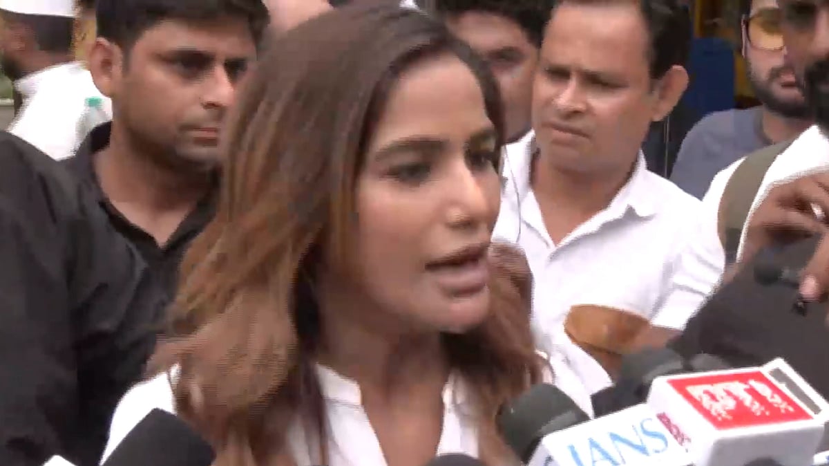 Poonam Pandey Joins CJP Protest At Jantar Mantar, Urges People Not To Politicise Students' Issue: 'Many Children Have Died...' - VIDEO