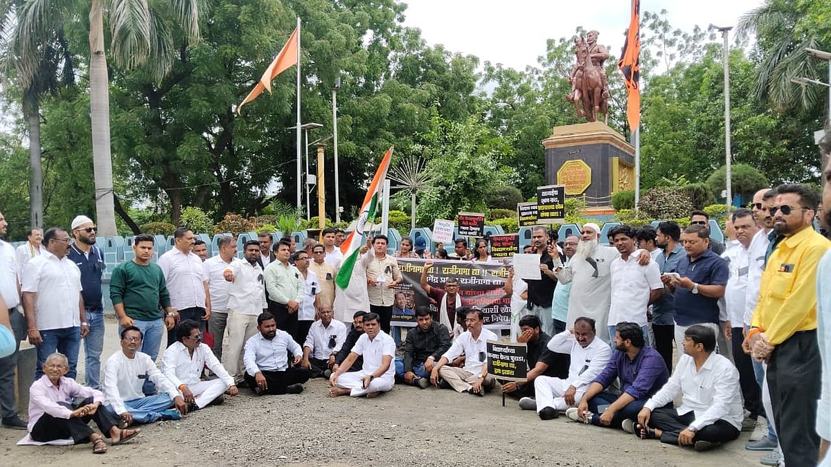 Jalgaon: Massive Protest Backs Sonam Wangchuk, Demands Education Minister Dharmendra Pradhan's Resignation