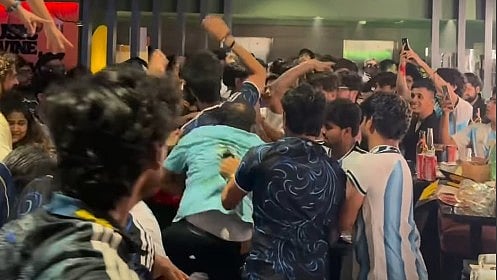 VIRAL VIDEO: Spain & Argentina Fans Engage In Heated Brawl In Pune; Ronaldo Fan Steals The Show