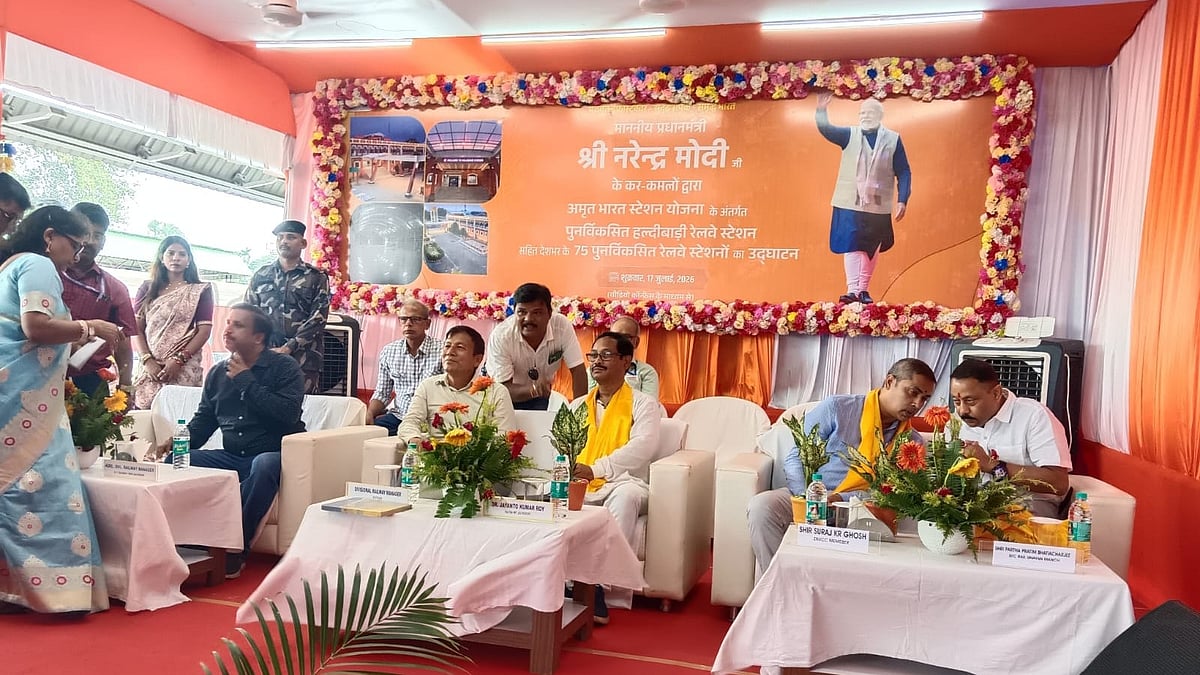 PM Modi Inaugurates 75 Amrit Stations Nationwide