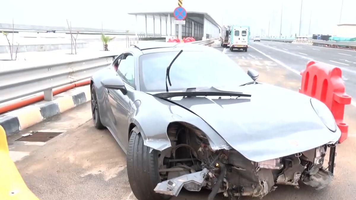 Mumbai Coastal Road Crash: Speeding Porsche Rams Car, 8-Year-Old Injured; Driver Booked For Rash Driving