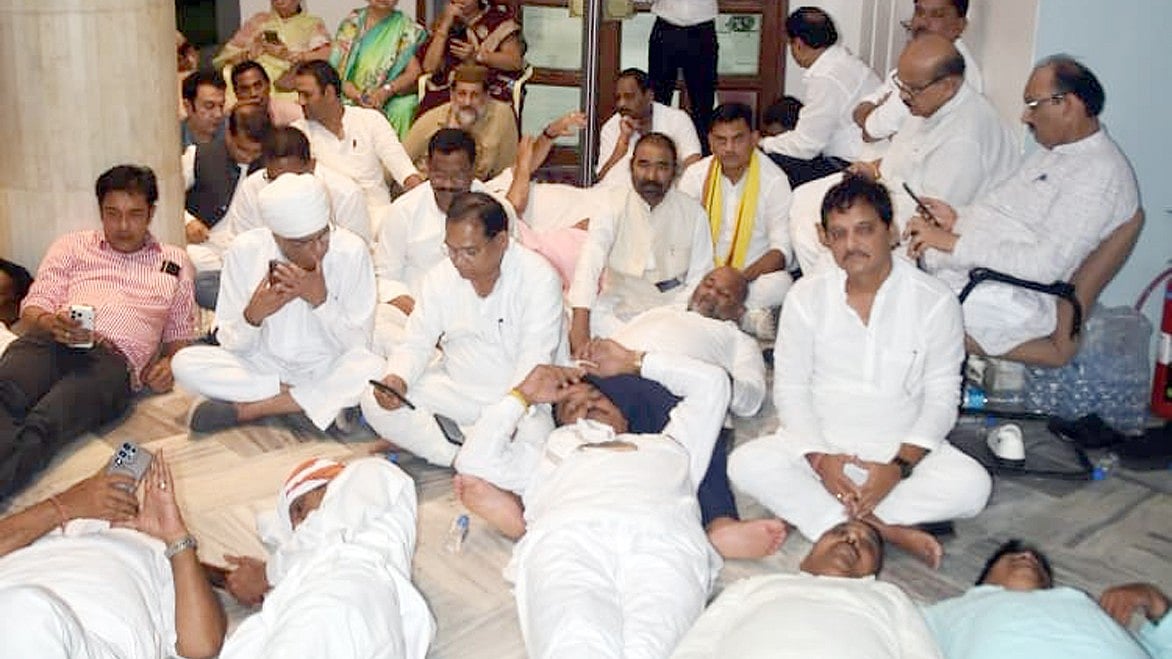Congress Protests Rahul Gandhi's Arrest; MLAs Stage Sit-In On Assembly Premises