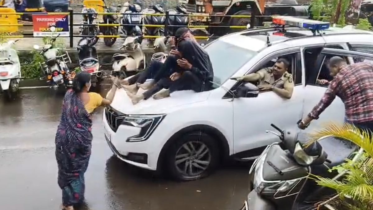 Viral Video From Pune Shows Woman Beating Juvenile Murder Accused With Slippers During Police Parade | WATCH