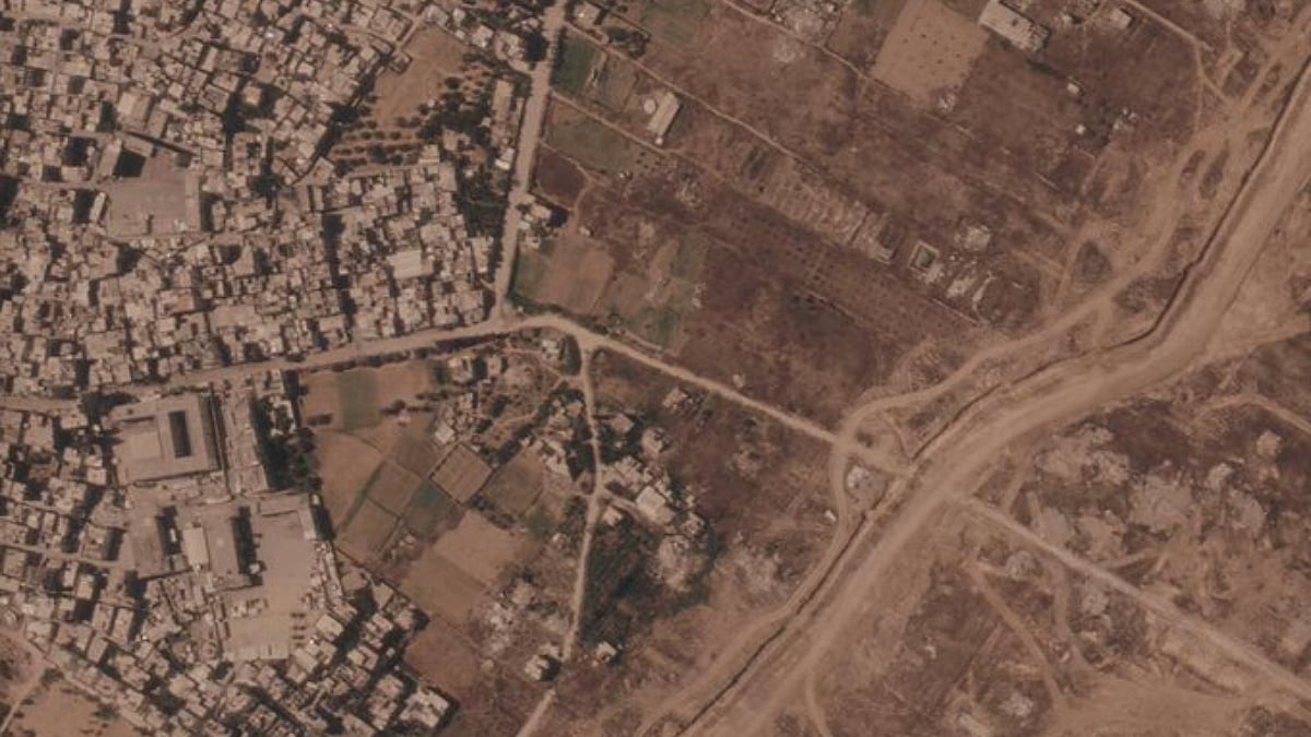 Israel Builds Massive Earthen Barrier Across Gaza, Raising Fears of Permanent Division