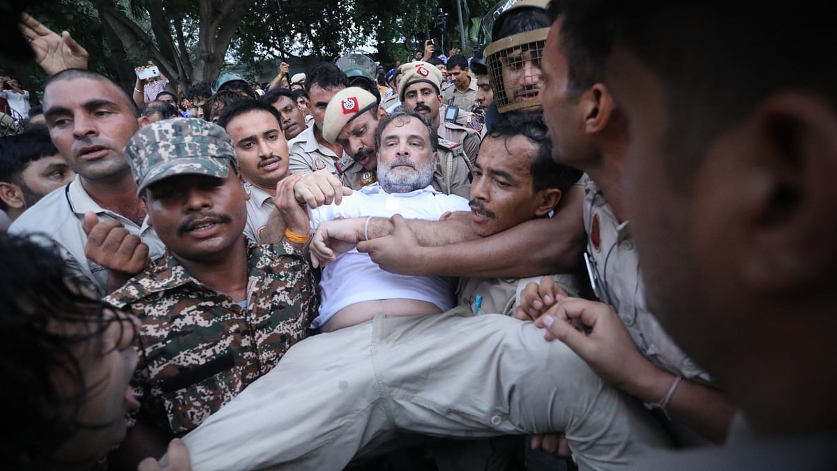Video Shows Congress Leader Rahul Gandhi, SP Chief Akhilesh Yadav Detained From Protest Site Outside...