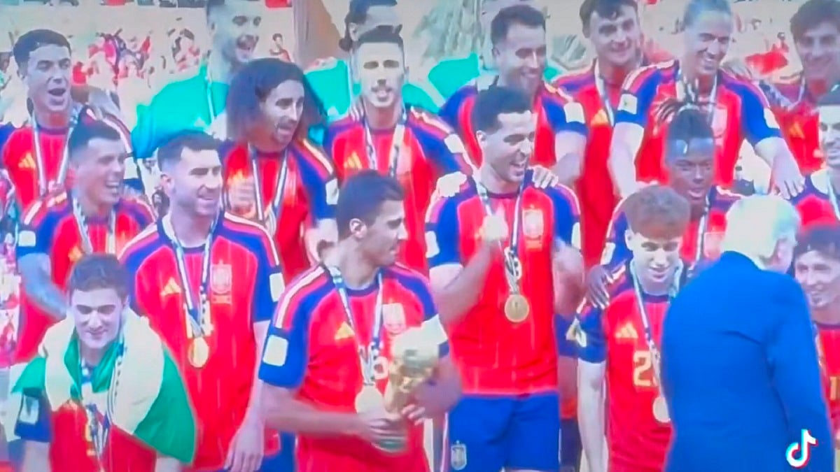 WATCH: Spain's FIFA World Cup Star Mikel Merino Mocks Donald Trump With 'Trump Dance' During Trophy Celebrations