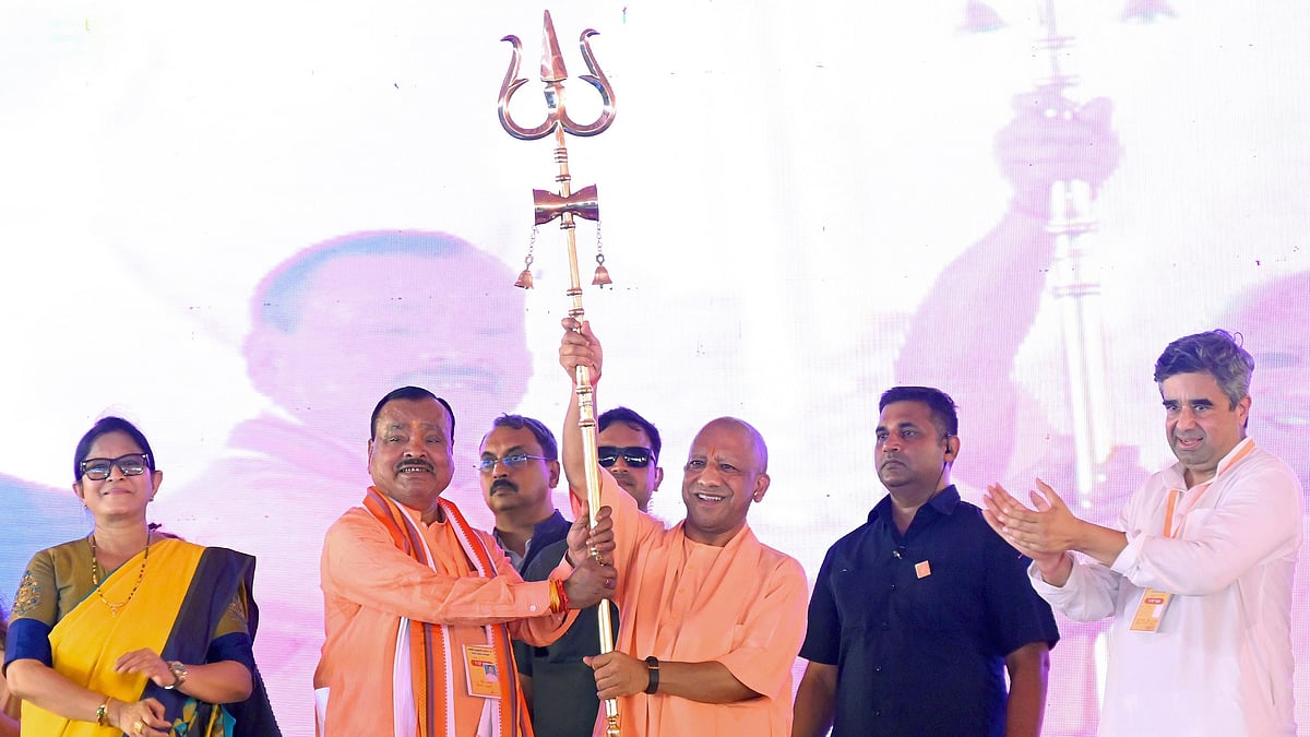 Uttar Pradesh: CM Yogi Adityanath Offers Prayers At Maa Pateshwari Temple During Gupt Navratri In...