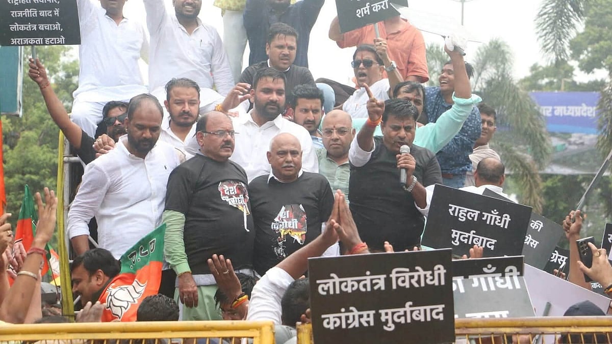 'Better Take Accountability...' Netizens Slam BJP After Party MLAs Take To Streets In MP Following Congress Protest Near PM Modi's Residence | Video