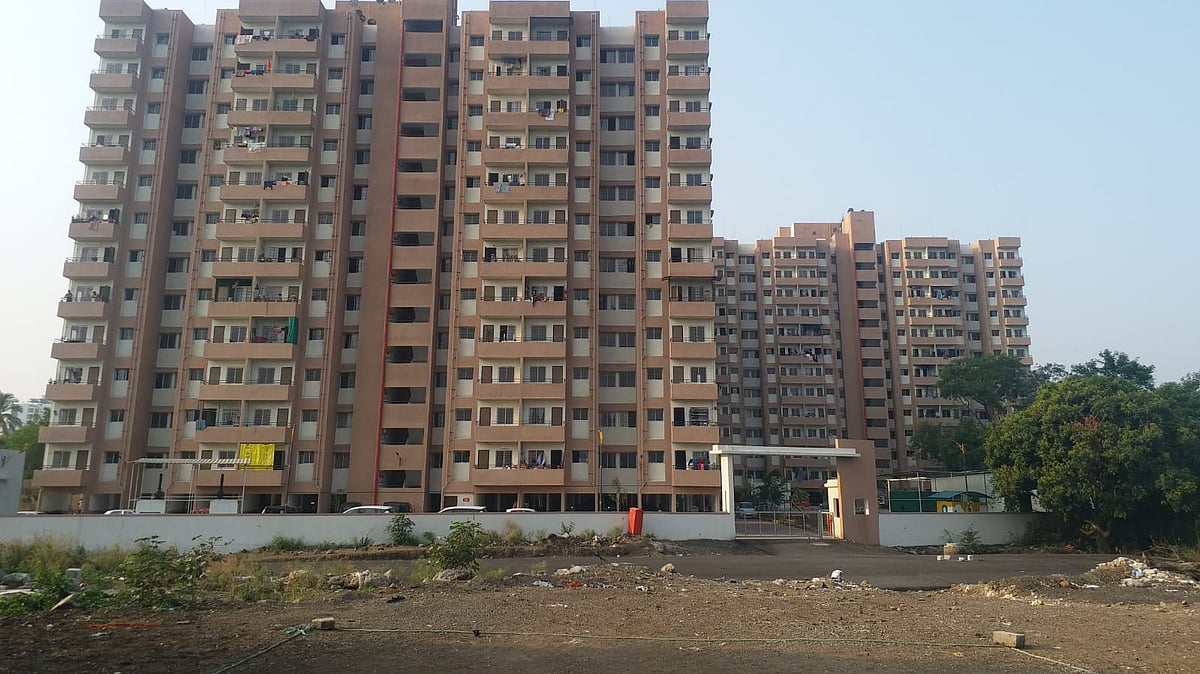Pune VIDEO: Burglary Attempt At PMAY Society On Sinhagad Road Sparks Security Concerns Over Illegal Tenants