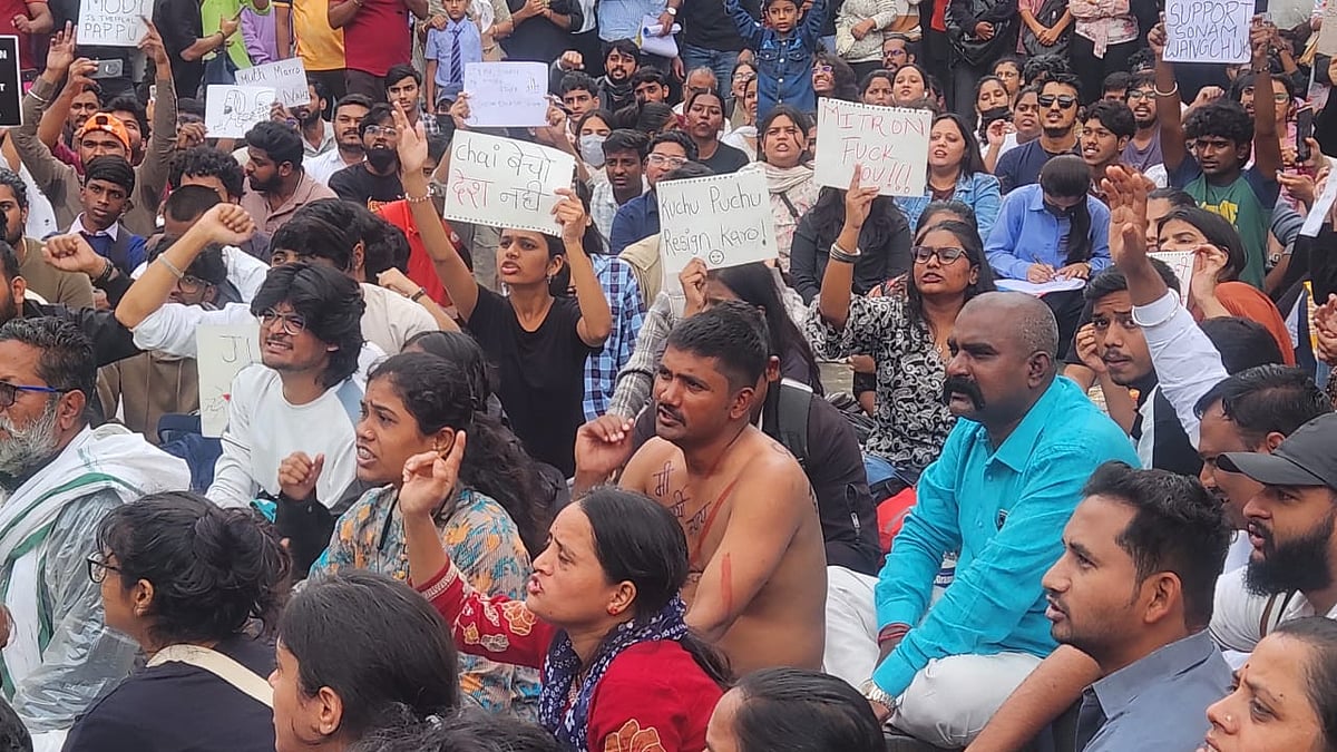 Pimpri-Chinchwad Protest: ‘Simon Come Back’, ‘Chai Becho, Desh Nahi’, & 'Mitron F*’ Among Placards At Rally Backing Students | WATCH