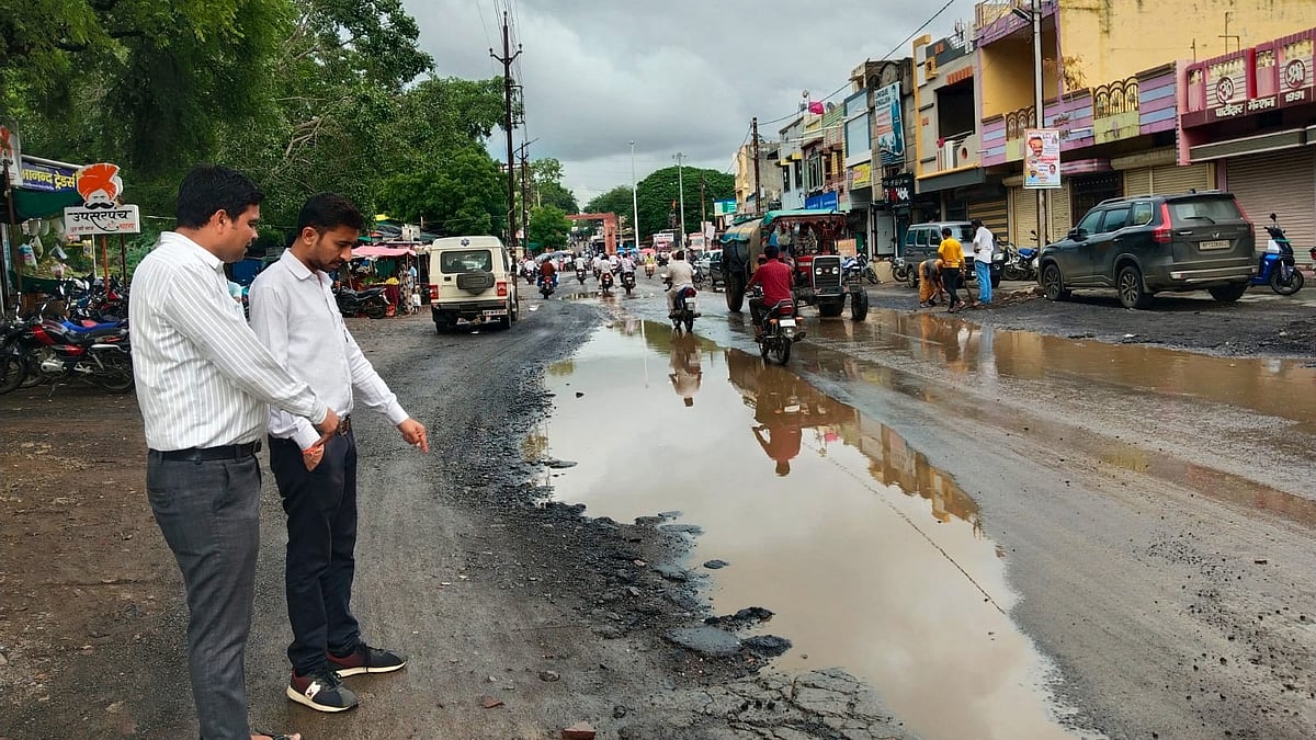 Waterlogging Persists On MP’s Sitamau Road Stretch