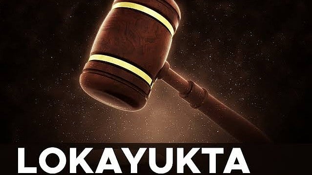 Lokayukta Traps Two Indore Municipal Corporation Officials