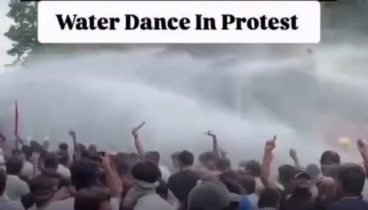'Protest Hai Ya Holi Party?': Patna Student Protesters Ask Police For Water Cannon Amid Heat, Dance In The Spray - VIDEO