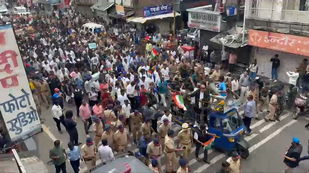 WATCH: Thousands Join VBA Protest March In Pune; Traffic Hit As Maharashtra Bandh Call Echoes Across City