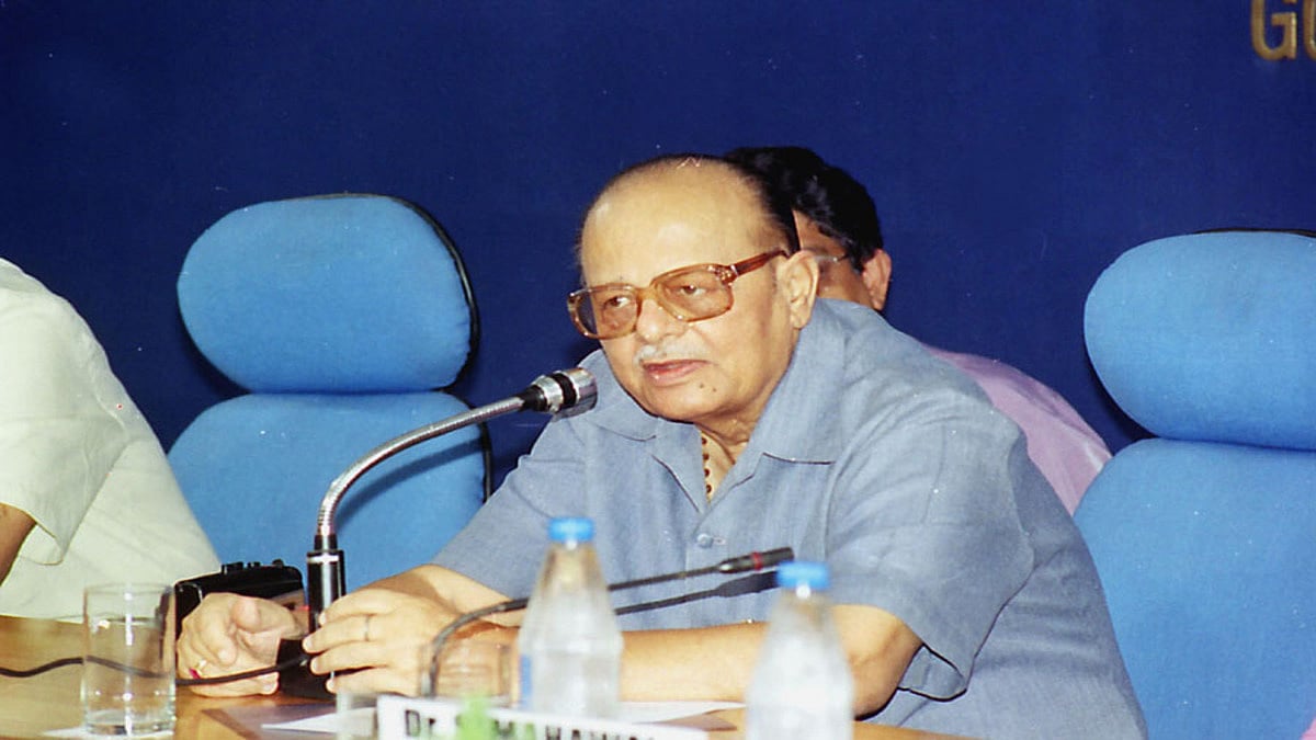 (File) Former Union Minister for Human Resource Development Arjun Singh addressing a press conference in New Delhi on August 7, 2004