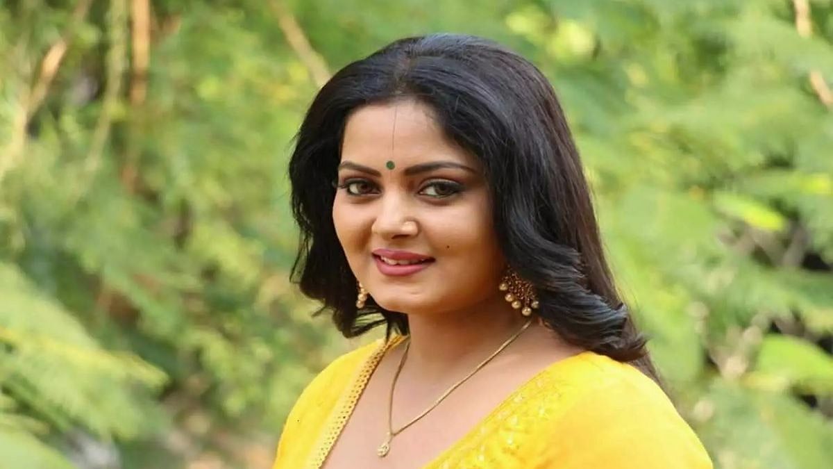 Bhojpuri Actress Anjana Singh Files FIR Over AI-Generated Obscene Images Of Her & 11-Year-Old Daughter, Alleges Harassment | Video