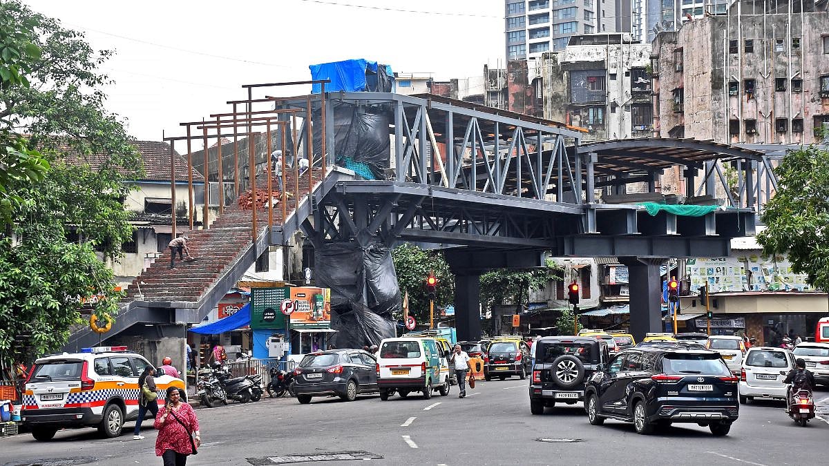 Mumbai's First Travelator Skywalk Takes Shape To Link Metro Line 3 With Monorail At Mahalaxmi