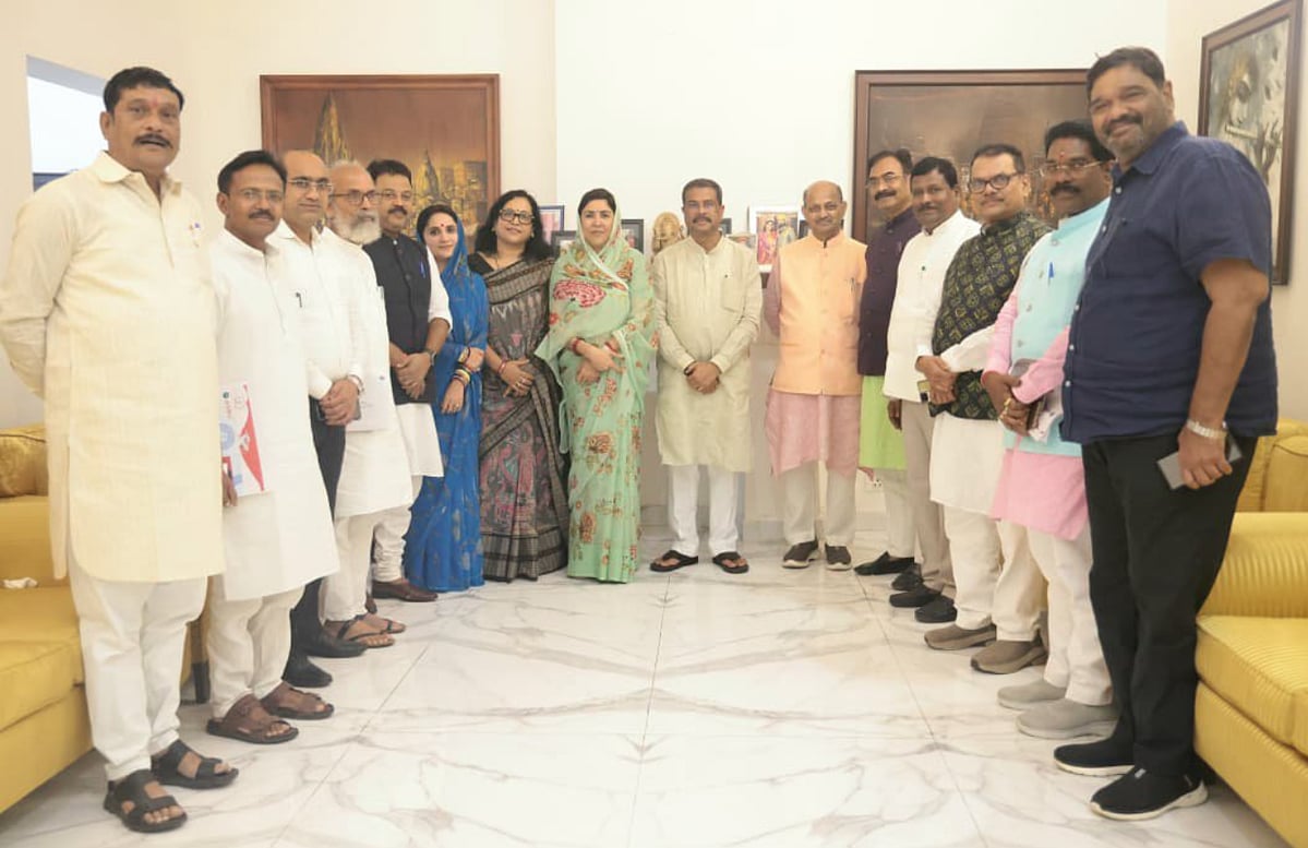 Dharmendra Pradhan with BJP MPs from Odisha